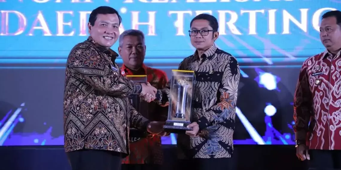 Dukung Pembangunan Daerah, Kecamatan Gunung Putri Raih Anugerah Pajak Daerah 2024