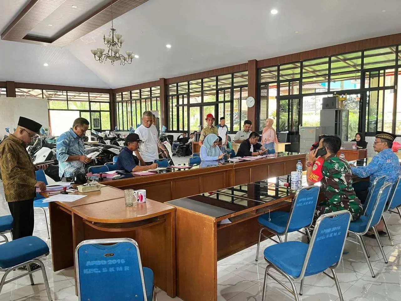Peningkatan Mobilitas: Pemerintah Kabupaten Bogor Serahkan Motor Roda Dua kepada Kepala Desa di Sukamakmur