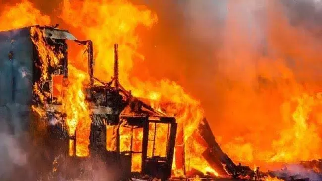 Kios Ayam Geprek di Cicadas Bogor Terbakar, Lupa Matikan Kompor di Tinggal Kondangan