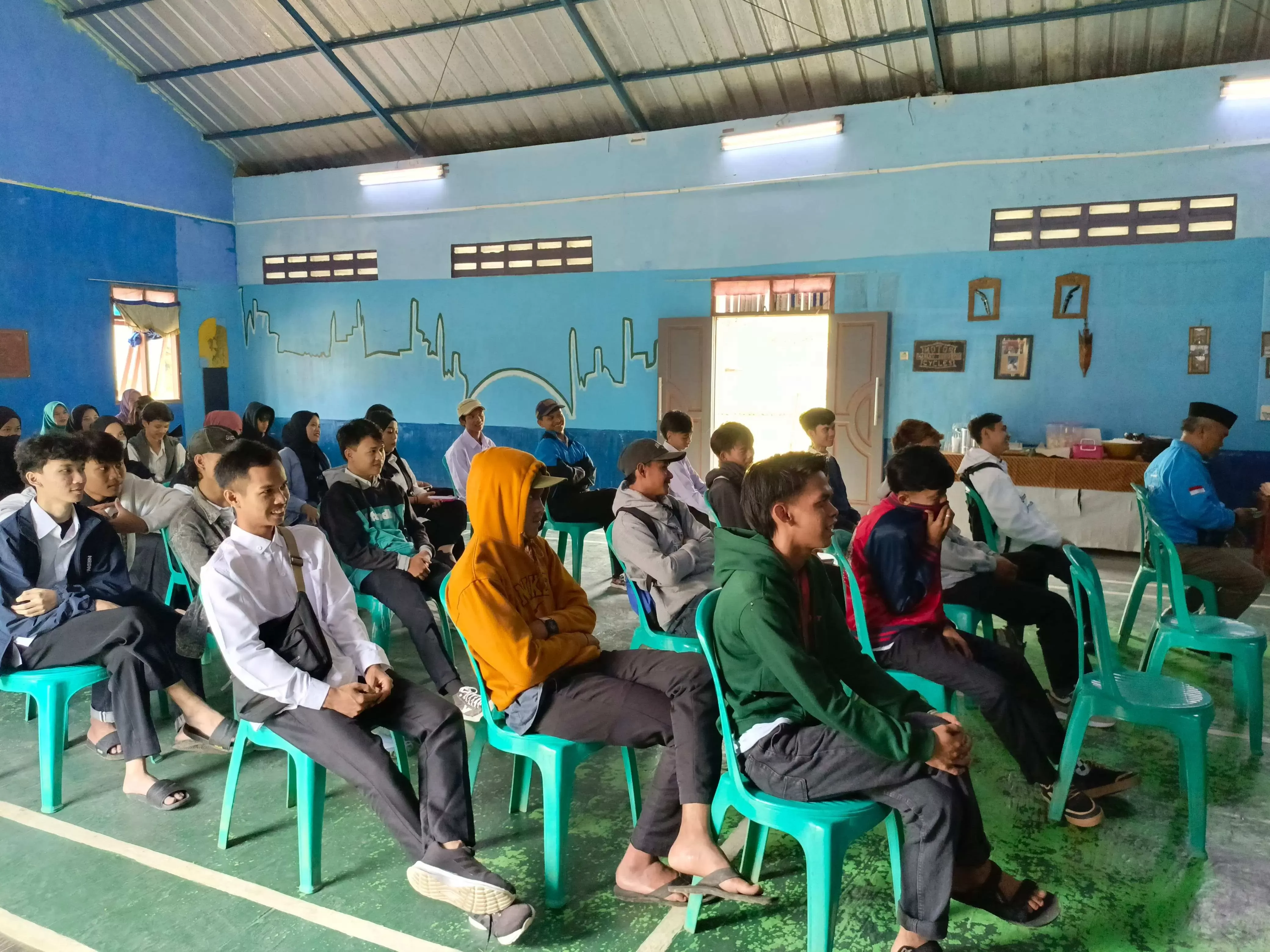 Tingkatan Index Pendidikan, PKBM Ibnu Rusy Bersama Karang Taruna Cigombong Bagikan Ijazah kepada 101 Orang Siswa