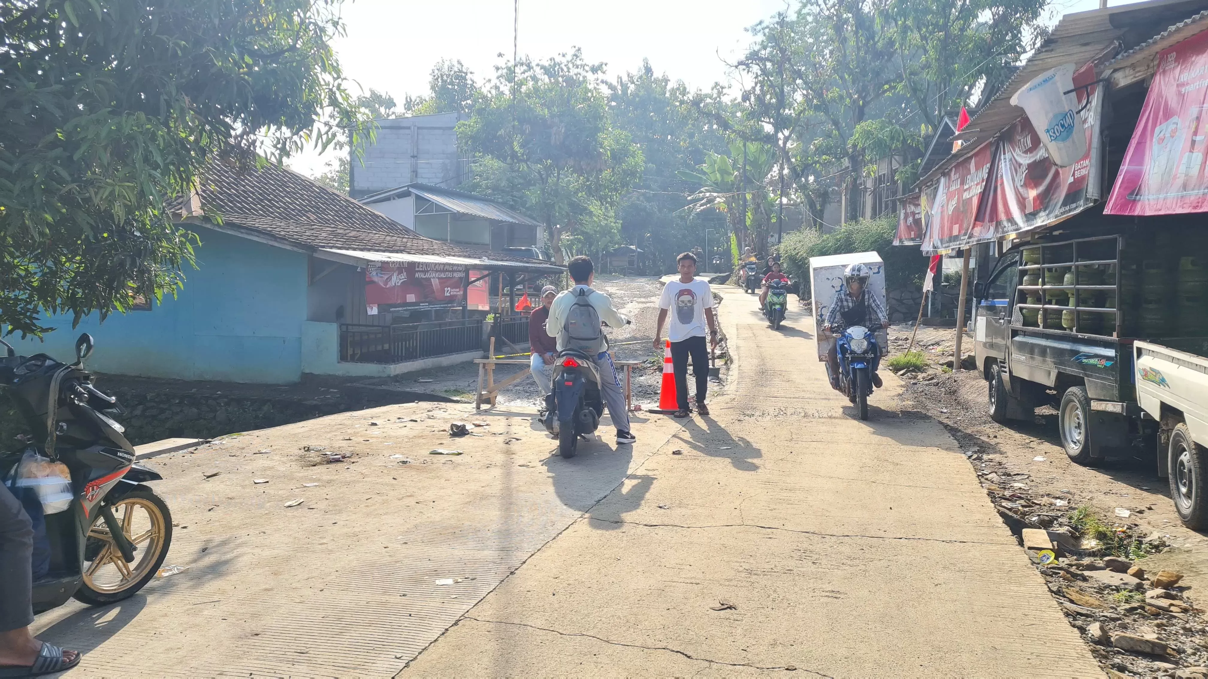 Jerih Payah Ansori Setiawan Beserta Muspika, Jalan Sukamakmur Kembali di Lanjutkan 
