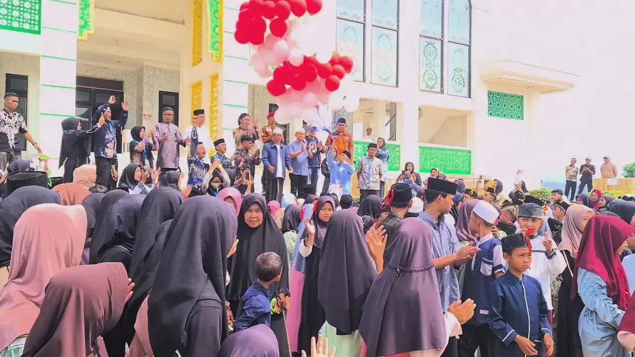 Haji Ansori Setiawan Santuni 1.200 Anak Yatim : Yatim Gembira Agenda Rutin!