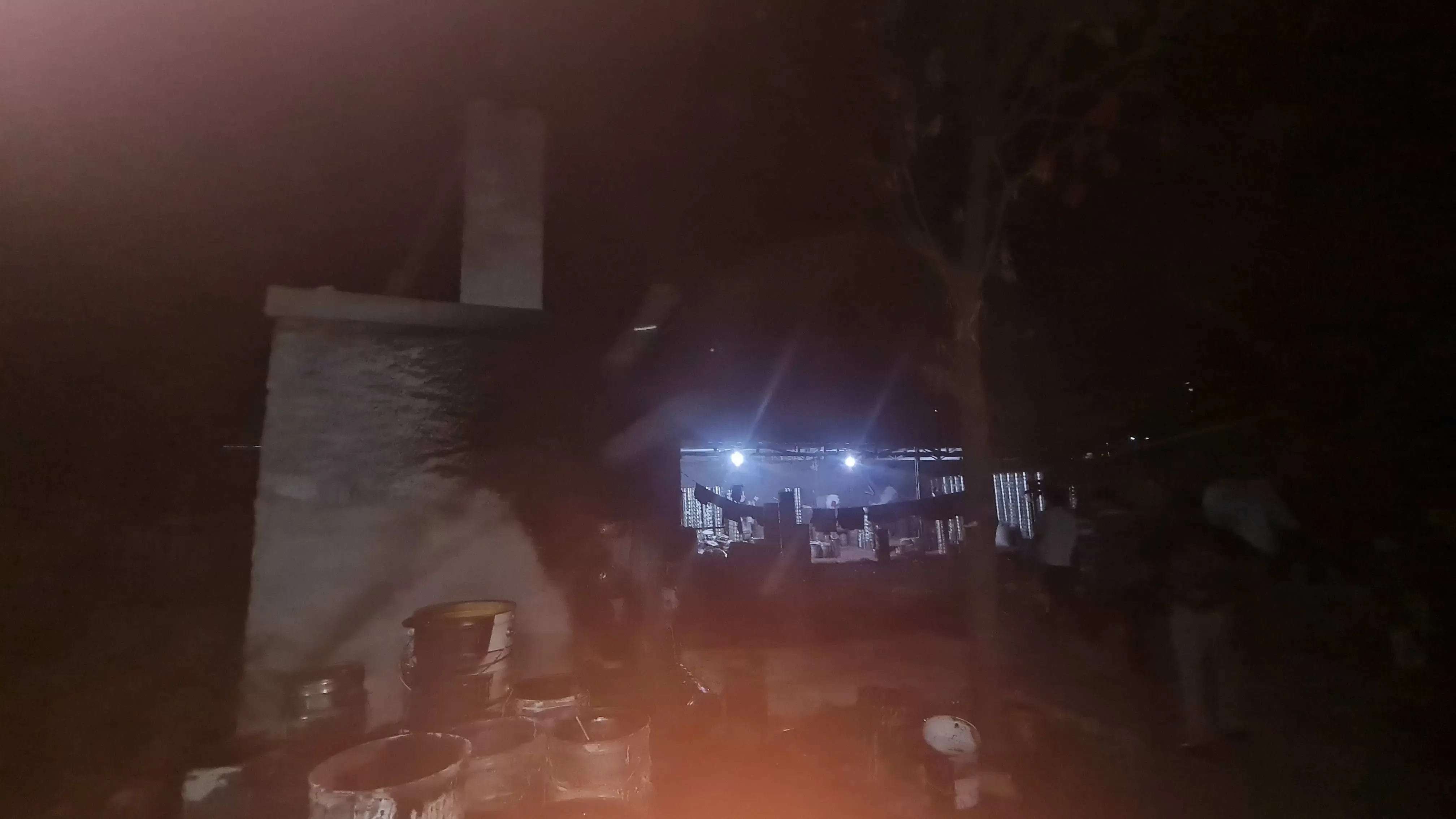 Bau Hasil Pembakaran Gudang Kaleng di Desa Cicadas Bikin Resah, Ini Kata Kades!