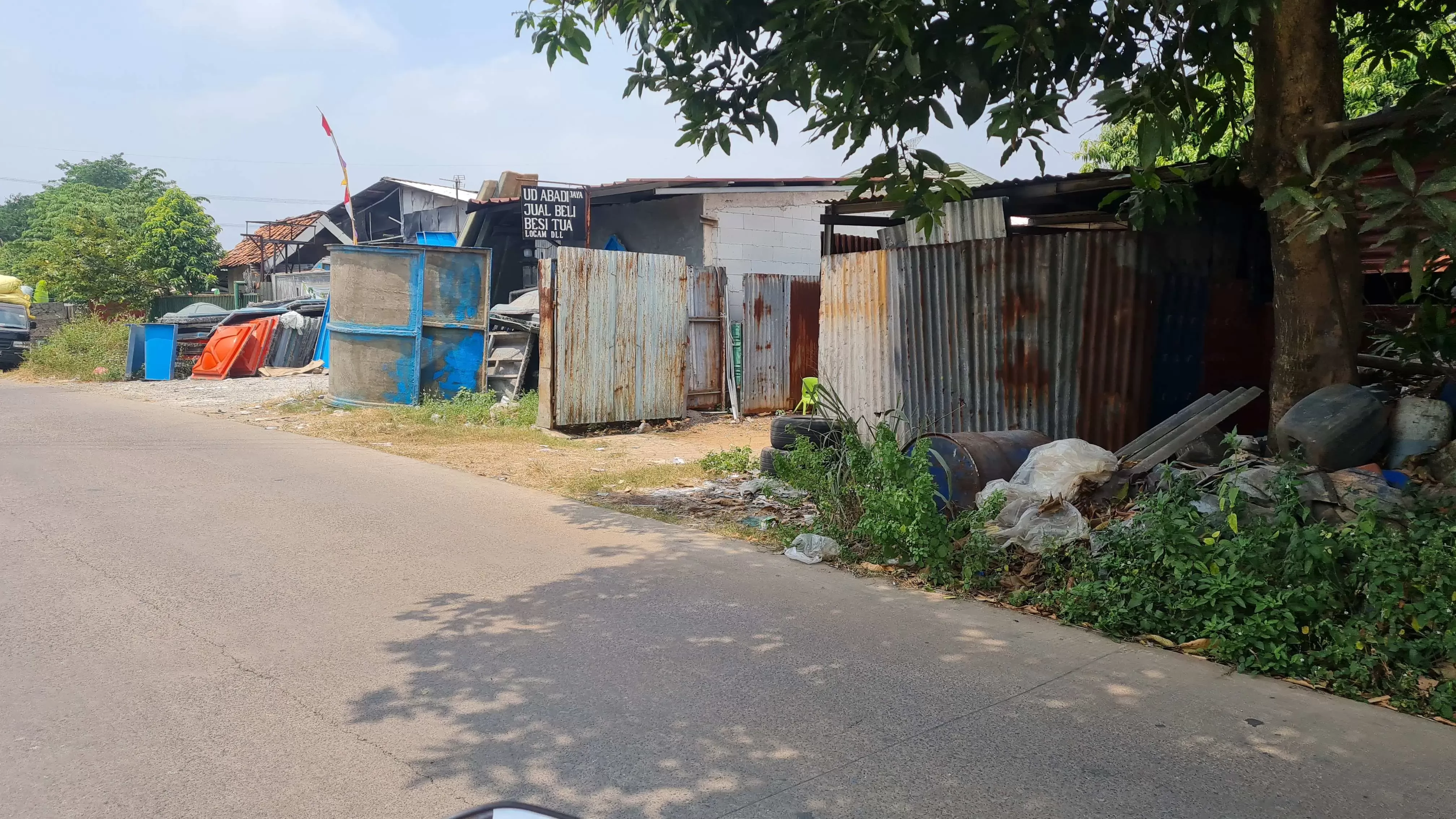 Dinilai Cemari Lingkungan dan Diduga Tidak Mengantongi izin, Lapak Drum di Cicadas Akan Segera Ditindak!