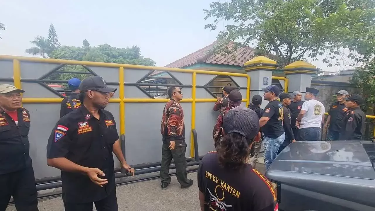 Ratusan Anggota Ormas di Kecamatan Gunung Putri, Guruduk PT Yang Mandiri Utama Sukses