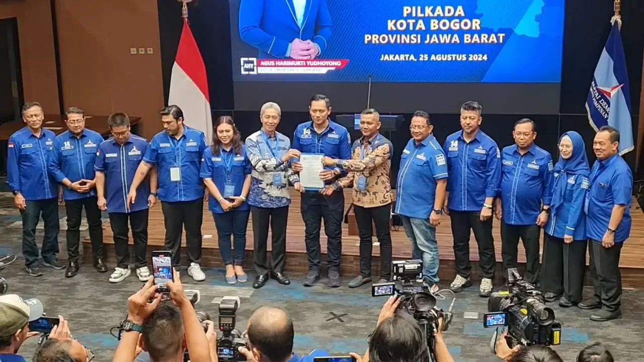 AHY Secara Langsung Serahkan Dukungan Partai Demokrat Kepada Calon Walikota Bogor Dedie-JM