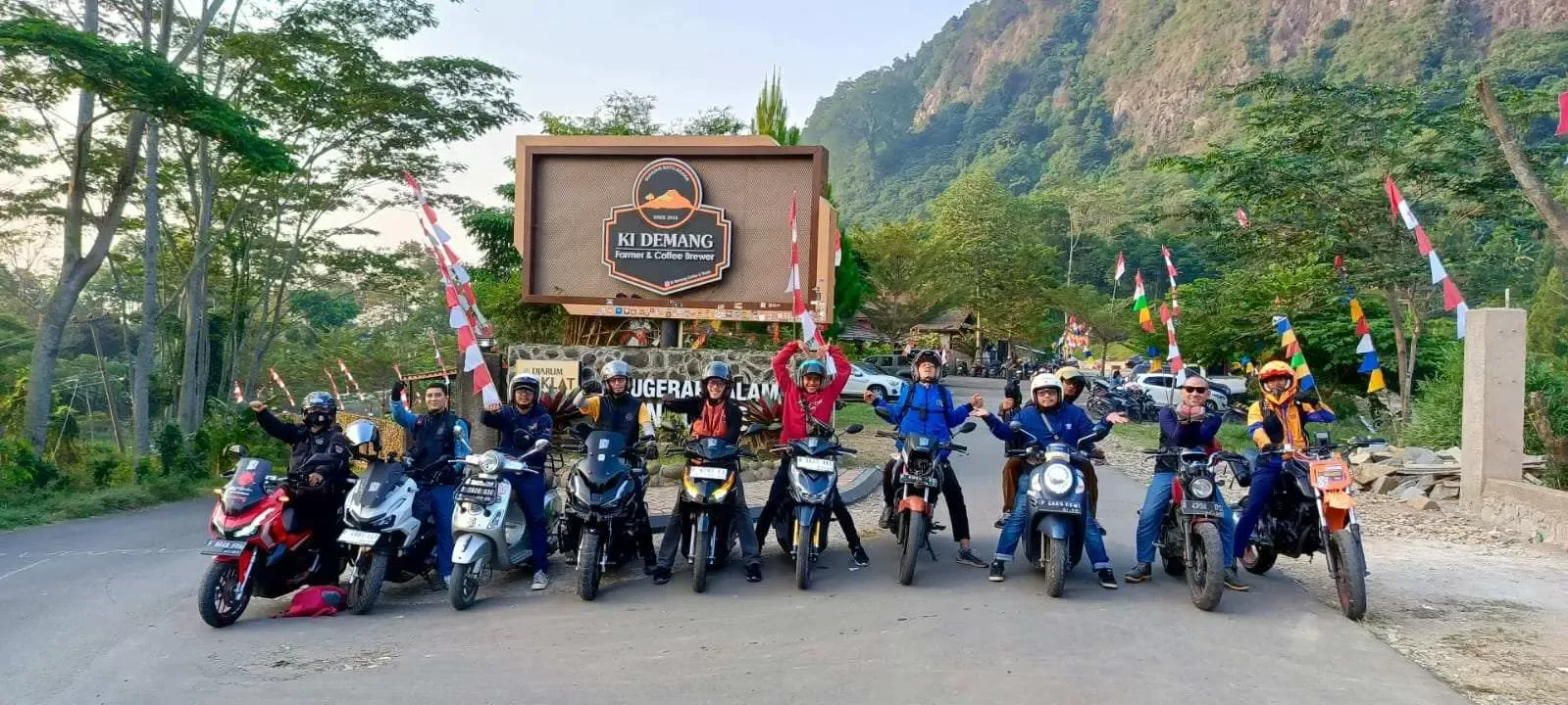 Jelajahi Keindahan Bogor Timur Bersama Pers Motor Club di Ki Demang Kopi & Resto