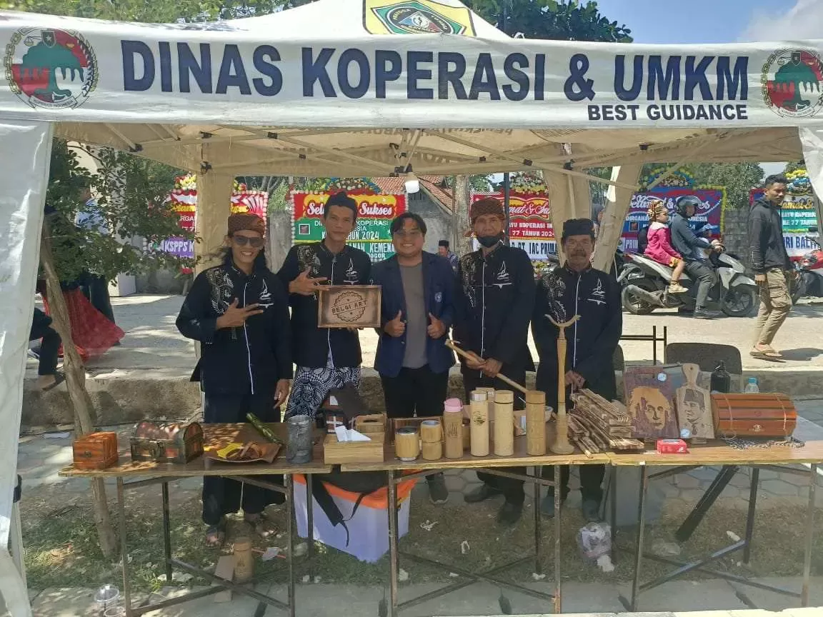 Pharaswara Etnika dan Ekraf Kriya Cigombong Ramaikan Event Harkopnas di Desa Ciburayut