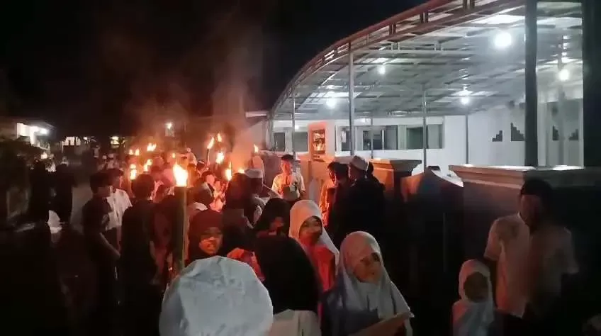 Peringati Tahun Baru Islam 1 Muharram 1446 H, Pemdes Nagrak Gelar Pawai Obor dan Lomba Pidato
