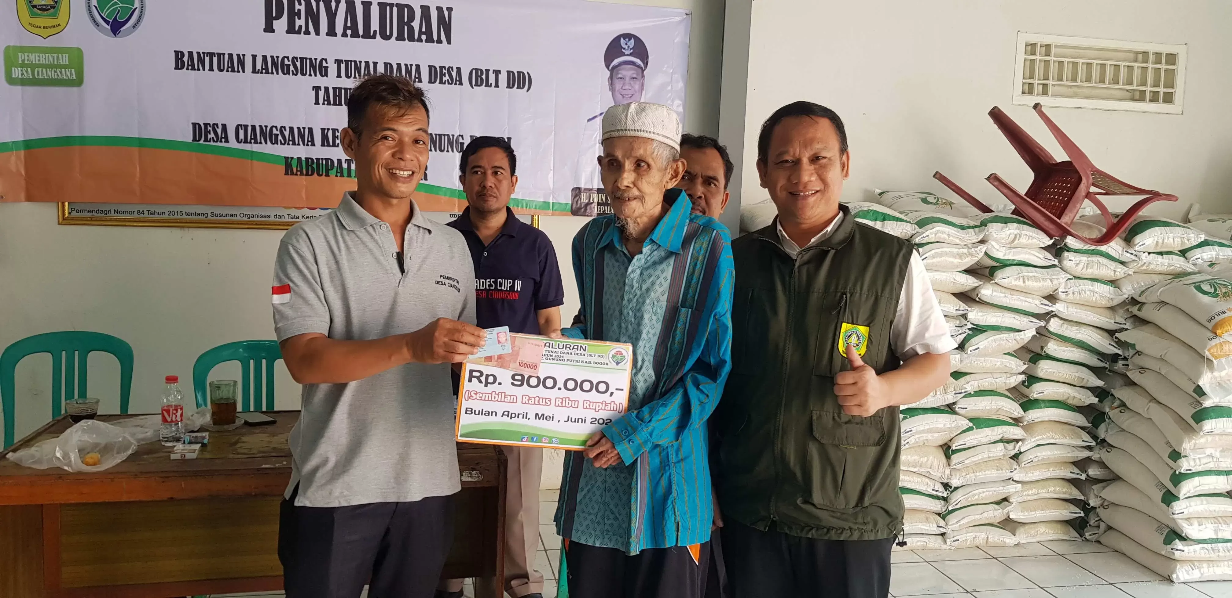 Pemdes Ciangsana Salurkan BLT DD Tahap 1 Triwulan ke 2