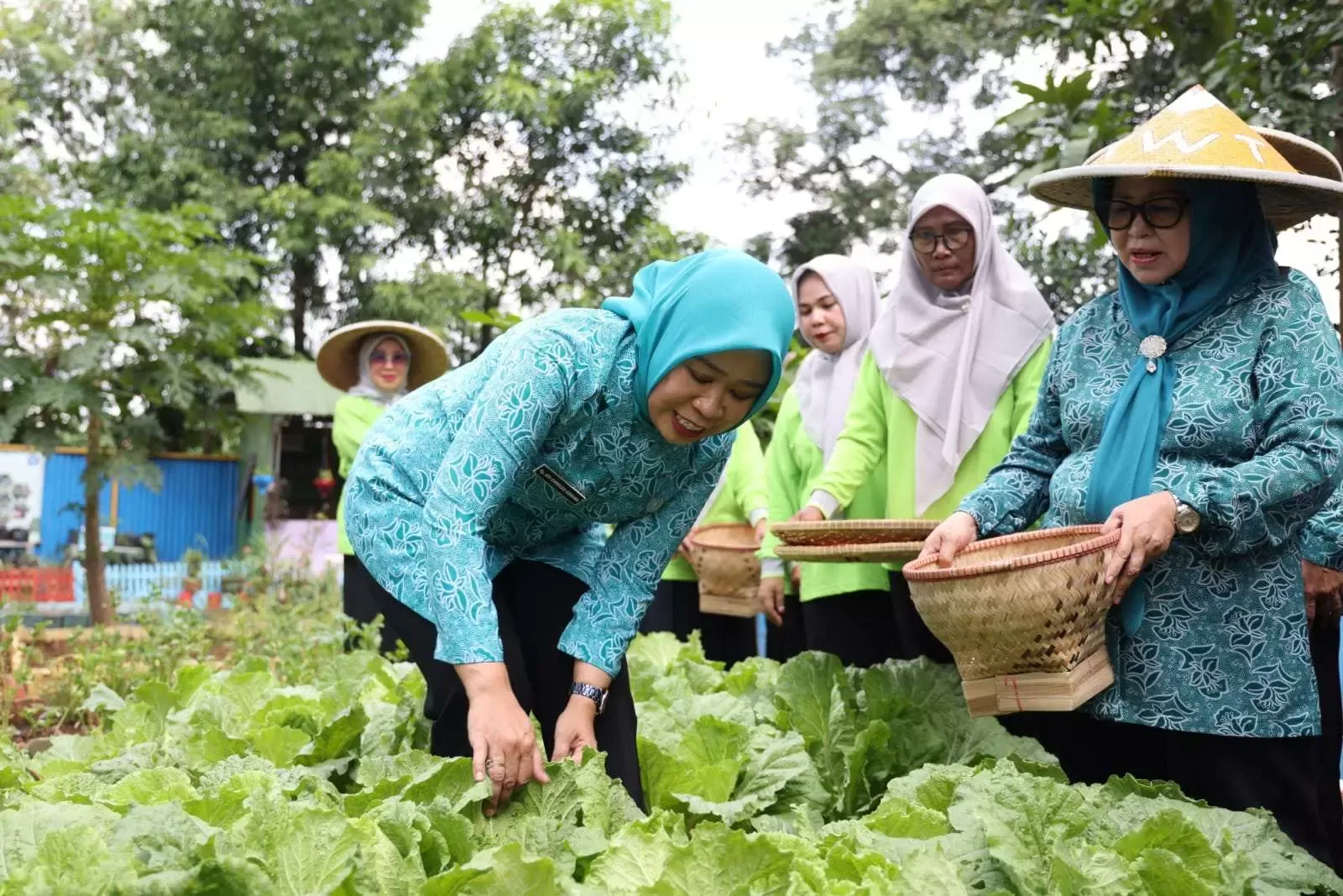 Siti Chomzah Asmawa, Kunjungi Desa Wanaherang Guna Persiapkan Lomba Tingkat Provinsi 