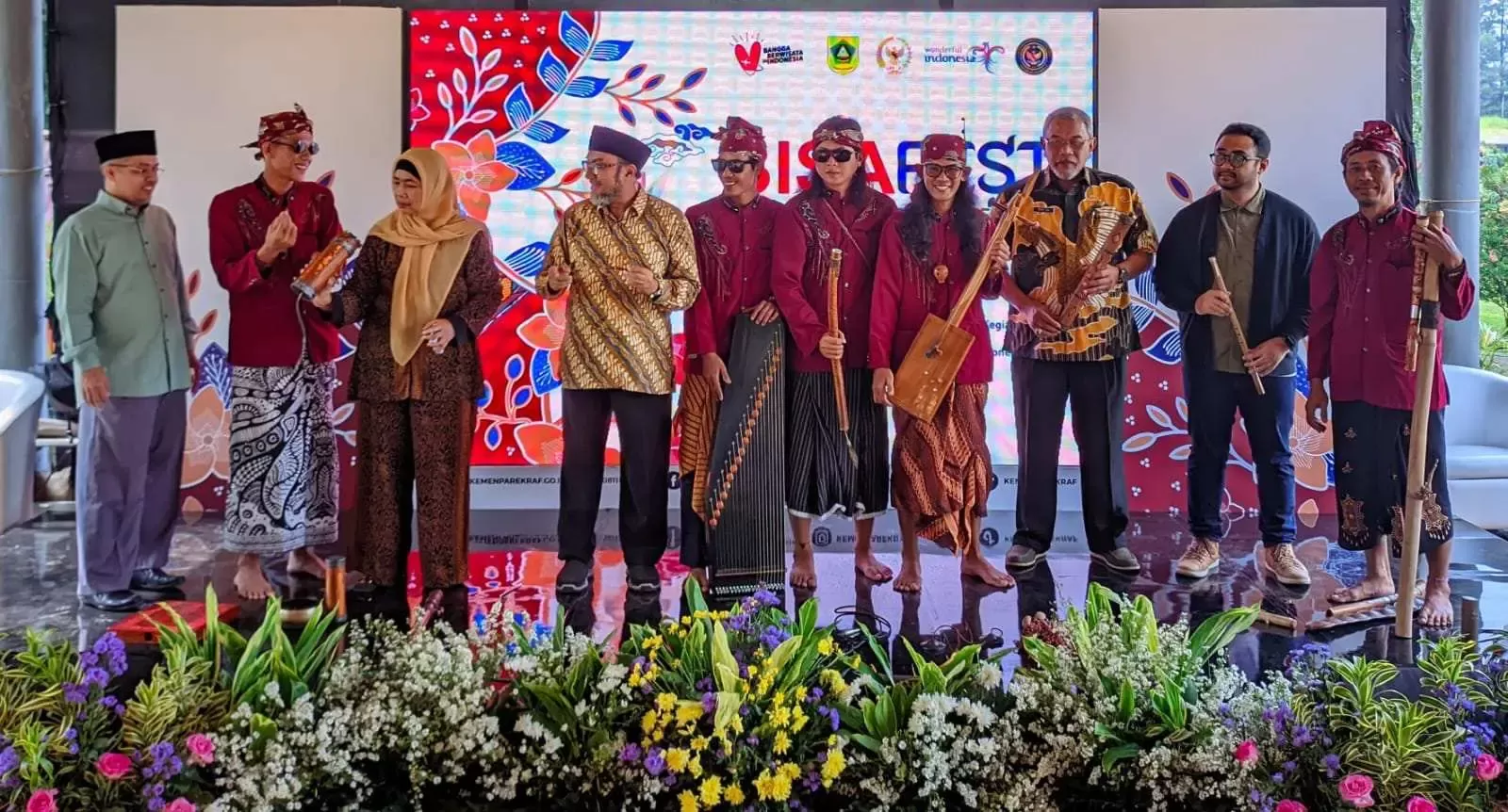 Keren!, Pharaswara Etnika Persembahkan Musik Kolaborasi Tradisional di Event Kemenparekraf dan DPR RI Komisi X