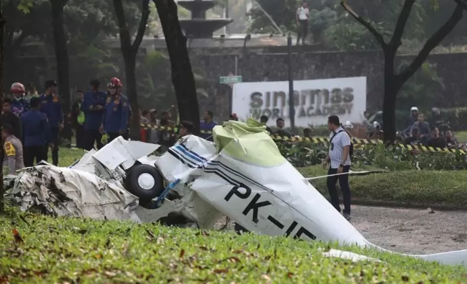 Pesawat Latih PK-IFP Jatuh di Kawasan BSD Serpong, 3 Orang dikabarkan MD