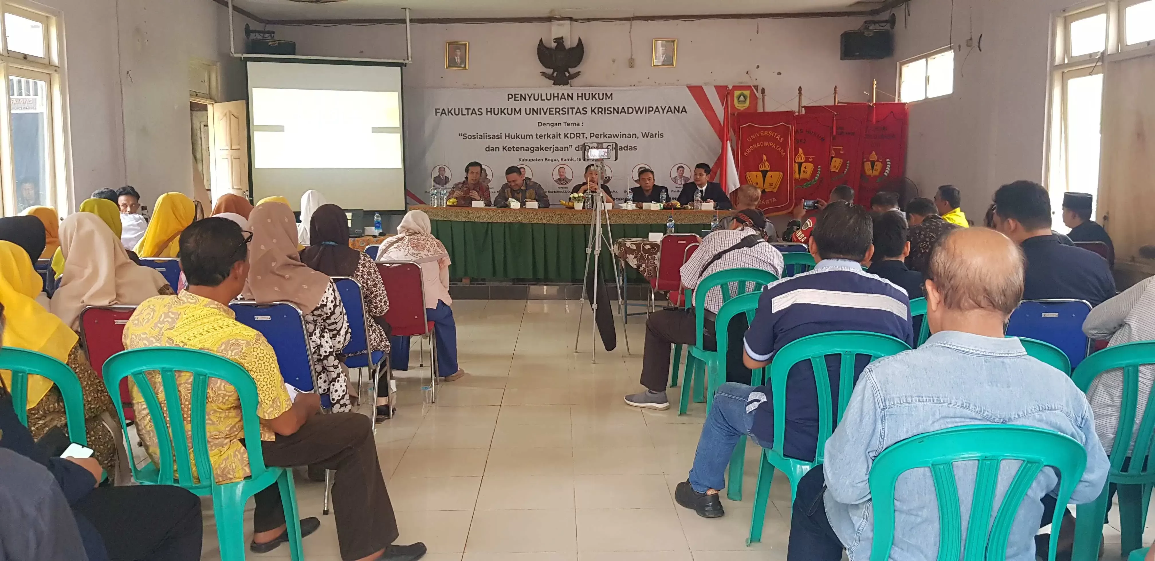 Sebagai Bentuk Tridarma, Fakultas Hukum Universitas Krisnadwipayana Berikan Penyuluhan Hukum di Desa Cicadas