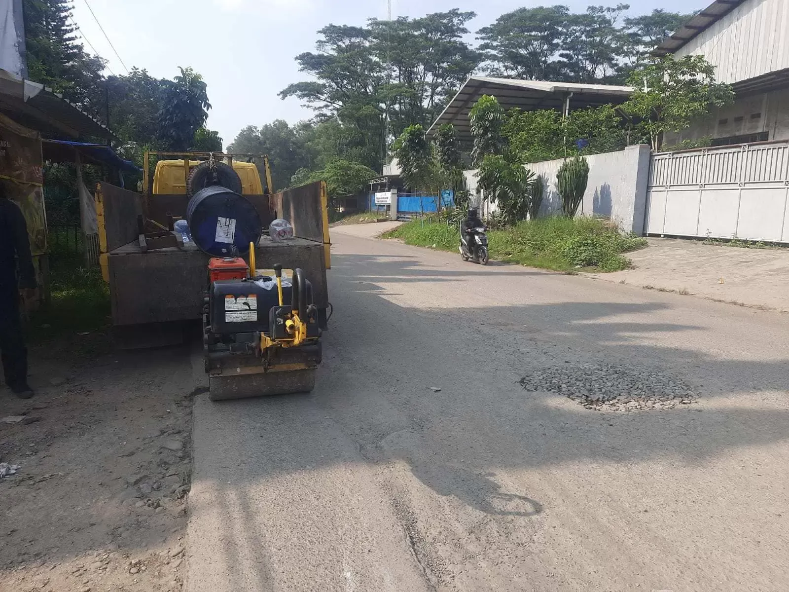 Ruas Jalan GBHN Mulai di Perbaiaki, Tambal Sulam dikeluhkan Warga