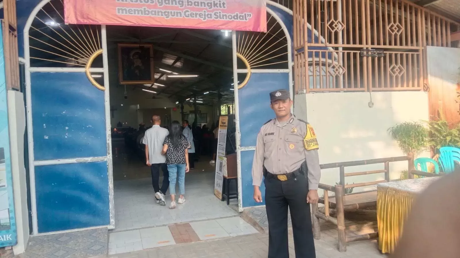Pastikan Aman, Polsek Gunung Putri Lakukan Pengamanan Gereja Dalam Rangka Hari Kenaikan Isa Almasih
