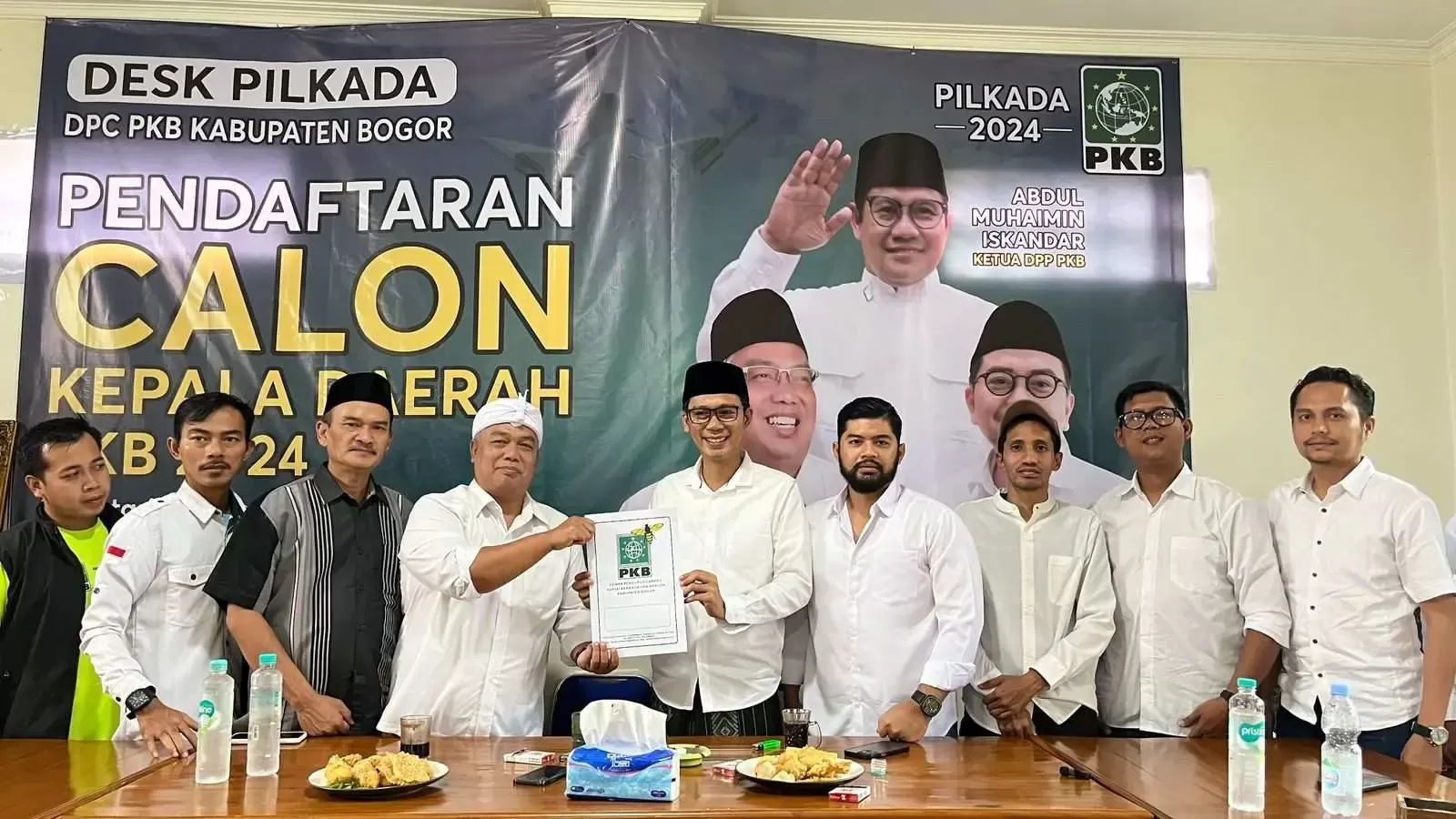 Ade Wardhana Kembalikan Formulir Pendaftaran Calon Bupati Bogor