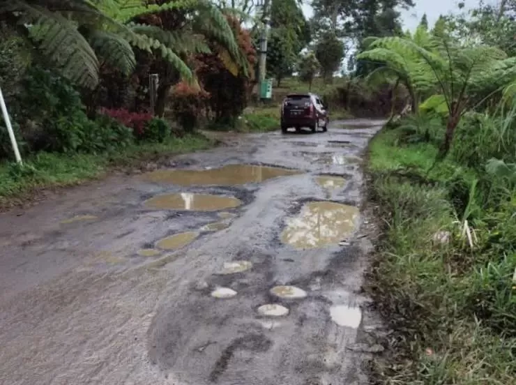 Akses Jalan Arca Sukawangi Sukamakmur Rusak, Bakri Hasan : Perbaikan Difokuskan Pada Tahun 2025