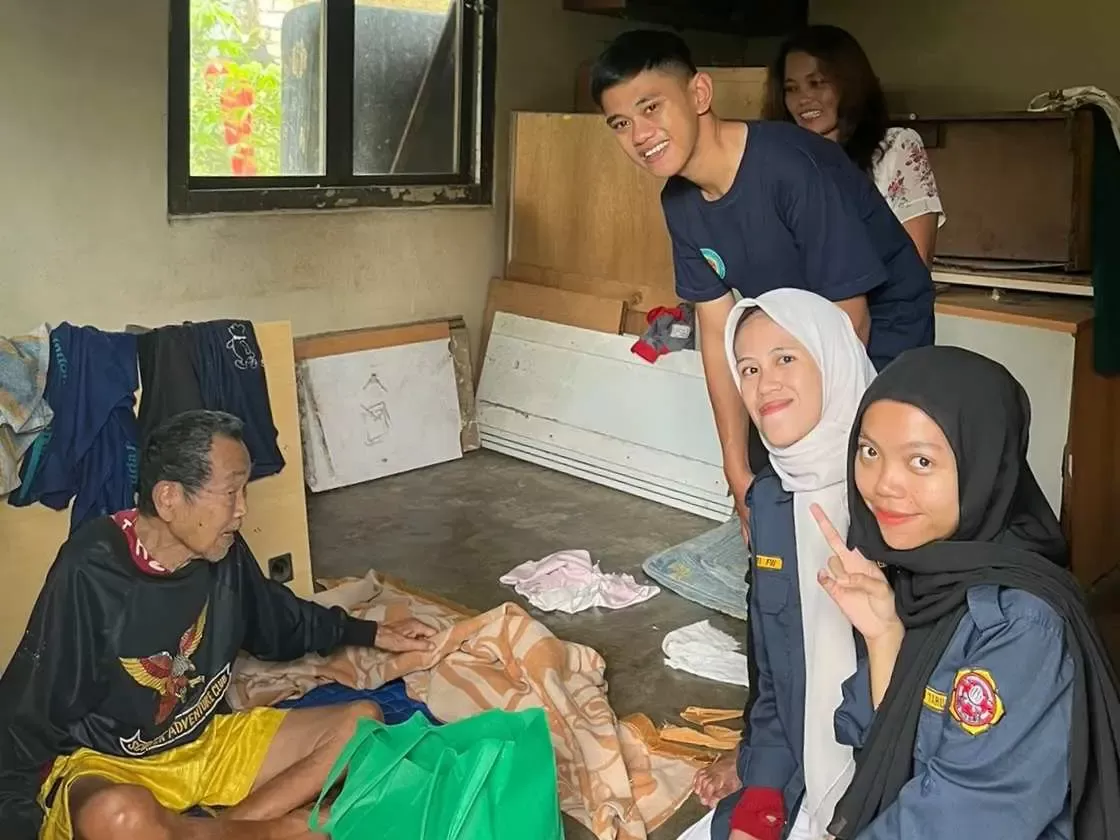 Berburu Keberkahan, Karang Taruna Tunas Harapan Kelurahan Cisarua Bogor, Bagikan Puluhan Paket Sembako Untuk Dhuafa dan Lansia
