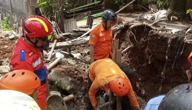 Pekerja Bangunan Tewas, Setelah Tertimpa Tembok Penahan Tanah di Cibinong