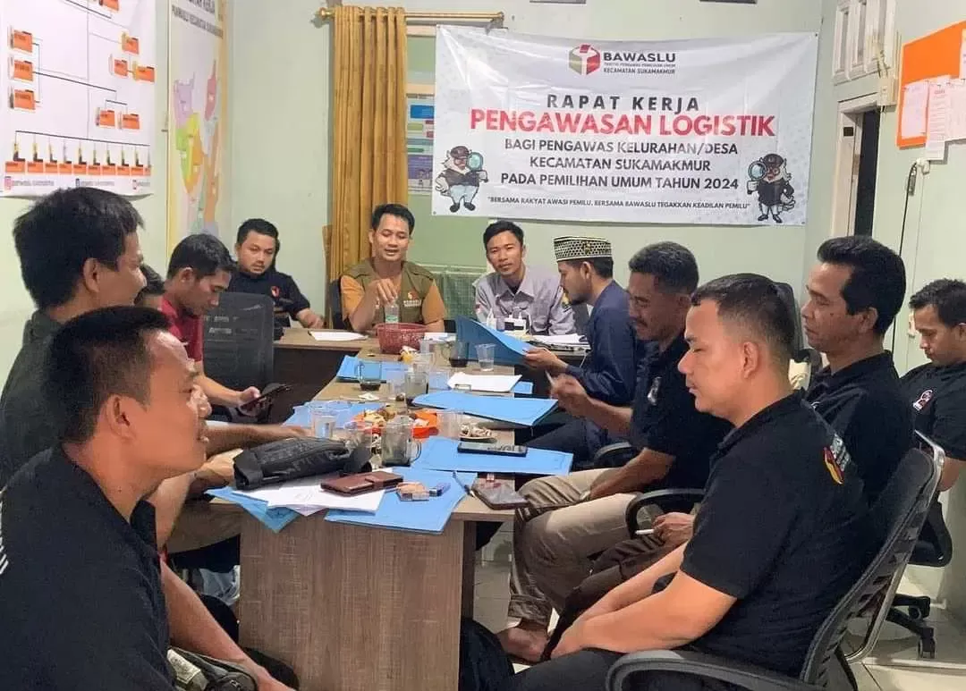 Perkuat Pengawas Kelurahan/Desa, Panwascam Sukamakmur Adakan Raker Pengawasan Logistik