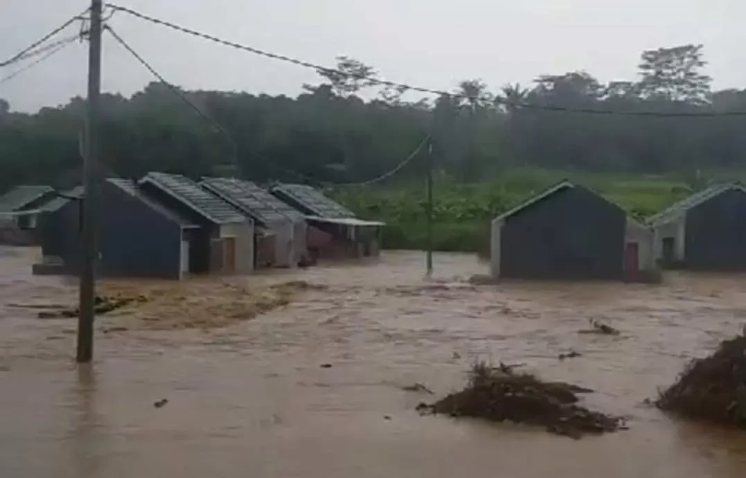 Perumahan Puri Asri 3 Jonggol Terendam Banjir, Kerugian Akan Dipikirkan Pihak Devloper 