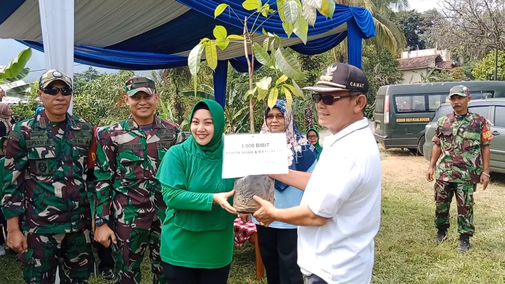 Persit Kartika Chandra Kirana 0621 Kabupaten Bogor Tanam 500 Pohon di Kecamatan Sukamakmur