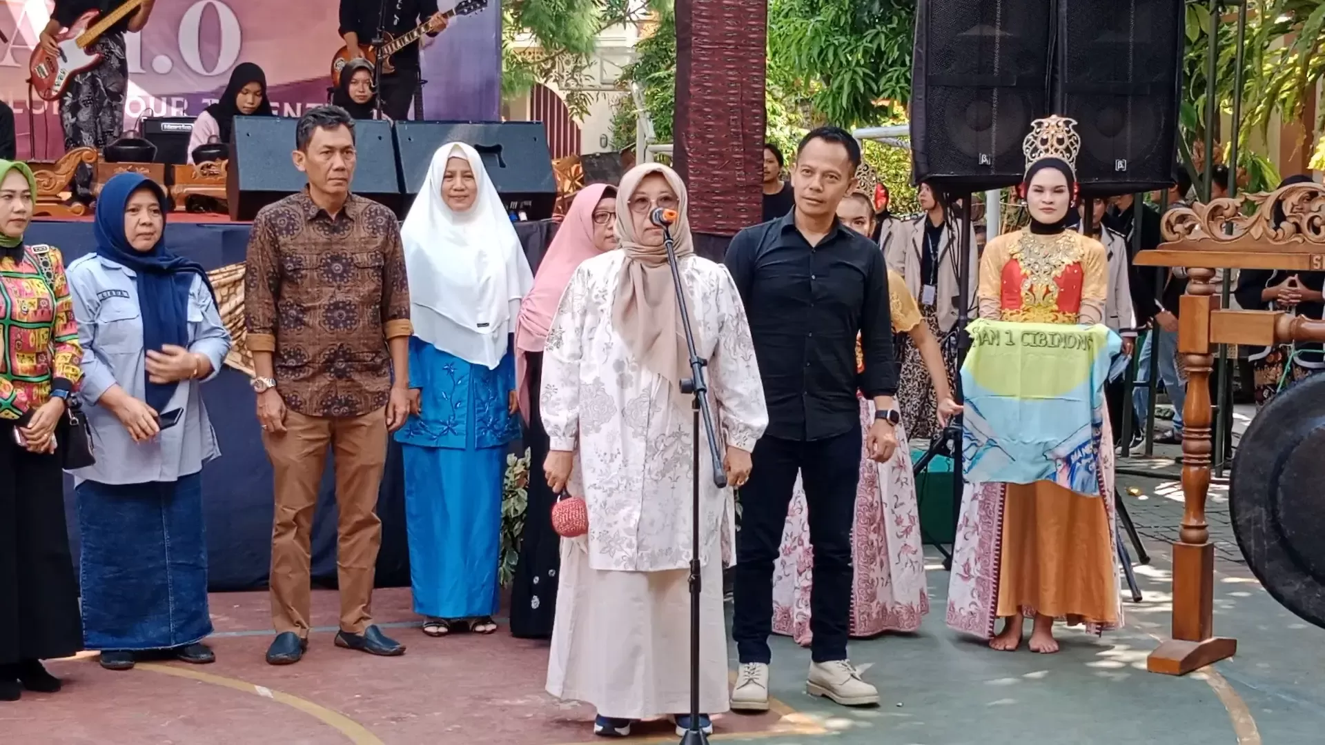 OSIS SMA Negeri 1 Cibinong, Menggelar Perlombaan Tingkat SMP Se-kabupaten Bogor