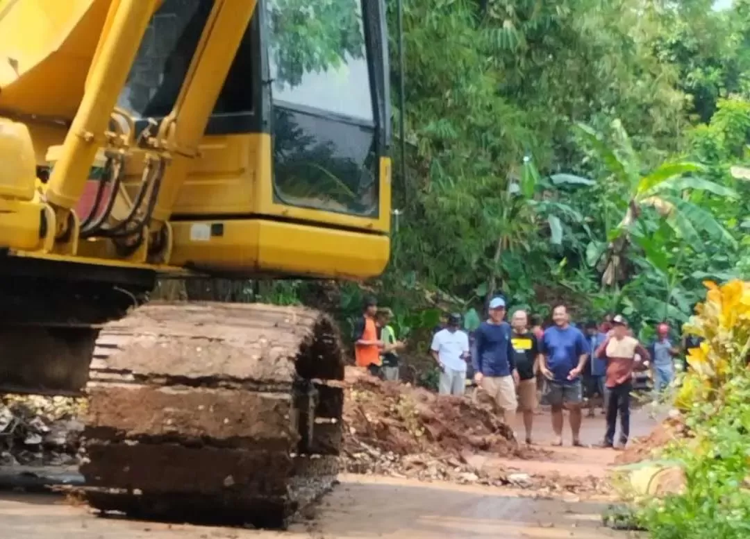 Kampung Cikuda Bojong Nangka Longsor, Akibat Curah Hujan Tinggi