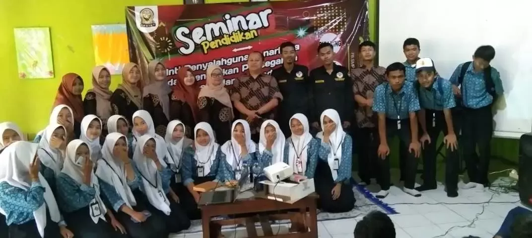SMP Islam Al Amanah Sukajaya Gandeng LBH Karang Taruna Berikan Pendidikan Hukum