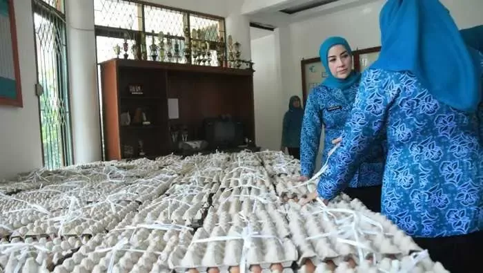 Pemkab Bogor Bagikan 60 ribu butir telur ke 12 kecamatan