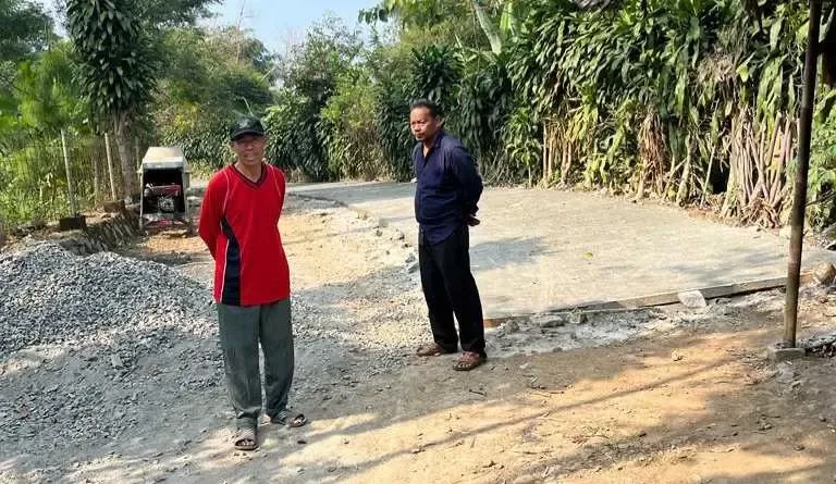 Bangun Jalan Tanpa Izin, Pengusaha HS dituding serobot Tanah Aset Desa Sukaharja.