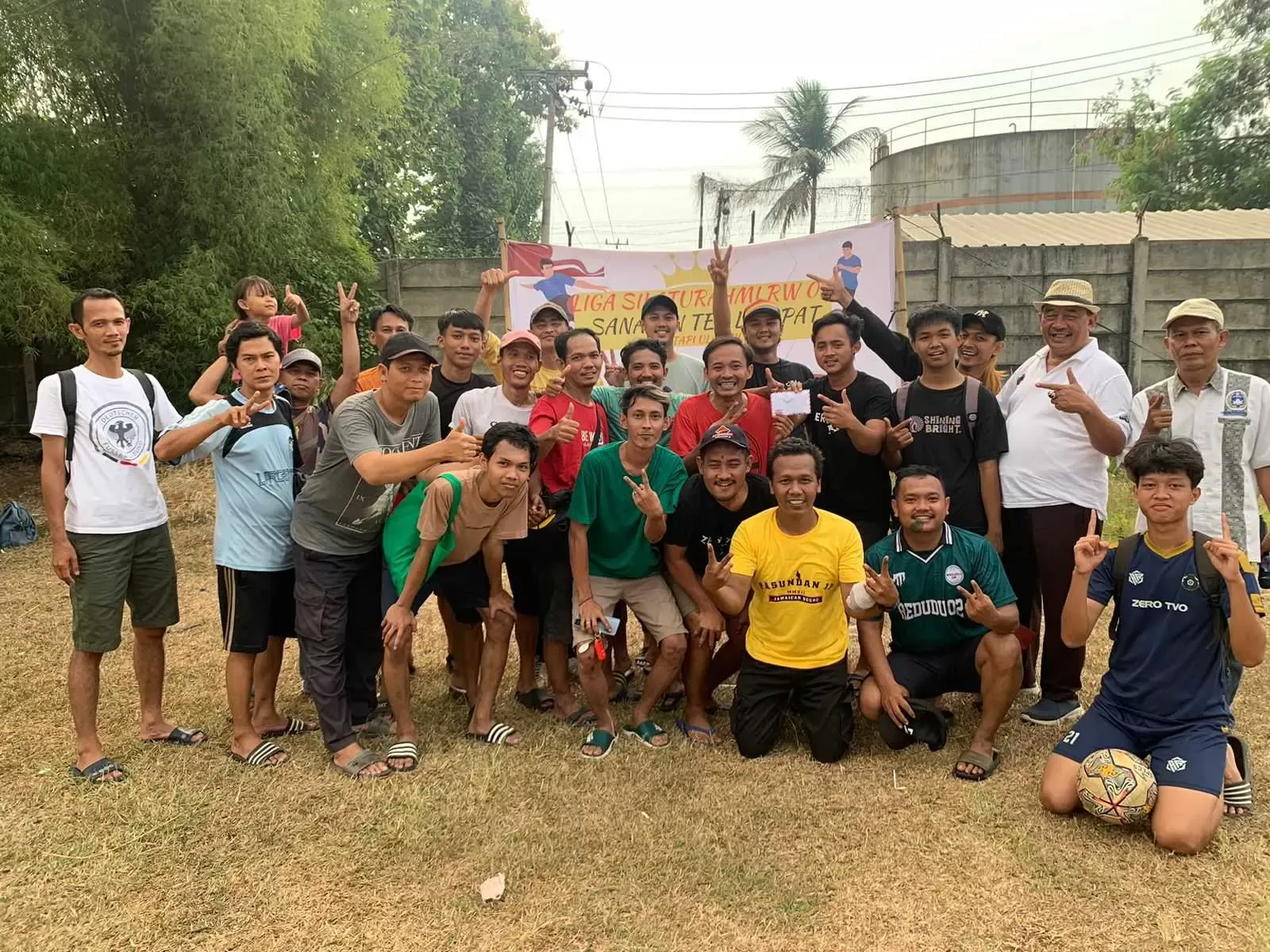 Tournament Sepak Bola dalam rangka Memeriahkan HUT RI 78 di Wilayah RW 02 Desa Cicadas.