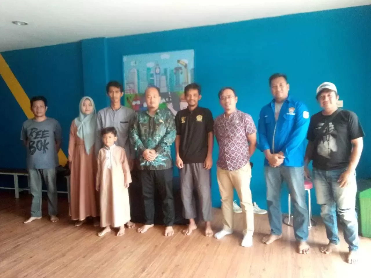 Burhanudin Apresiasi atas Konsisten Karang Taruna, dalam kegiatan Khitanan Gratis di Desa Cileungsi.