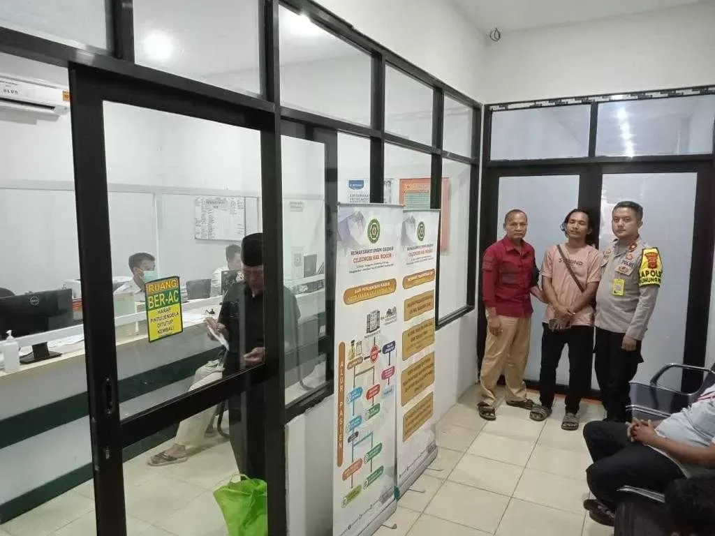 Polsek Gunung Putri Selidiki Penyebab Balita Berusia 3 Bulan, yang Disiram Air Panas yang di Duga Oleh Ibu Kandungnya.