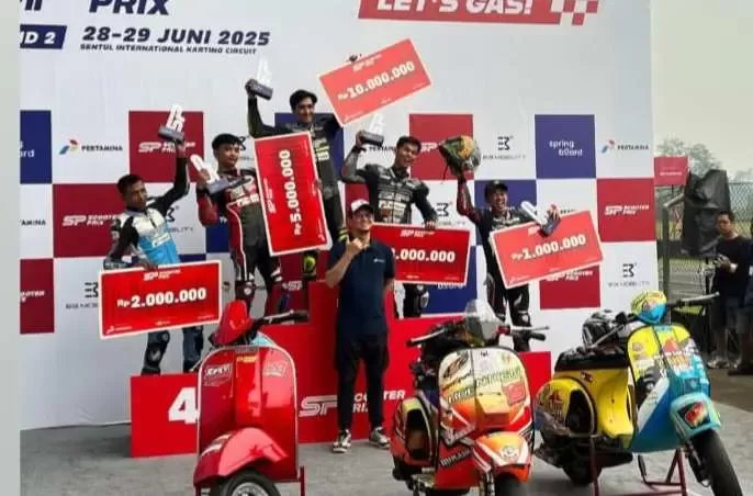 M Abdul Azis Antar Hoentoe 14 Gunsspeed Juara Kelas Utama Scooter Prix 2025 Round 2
