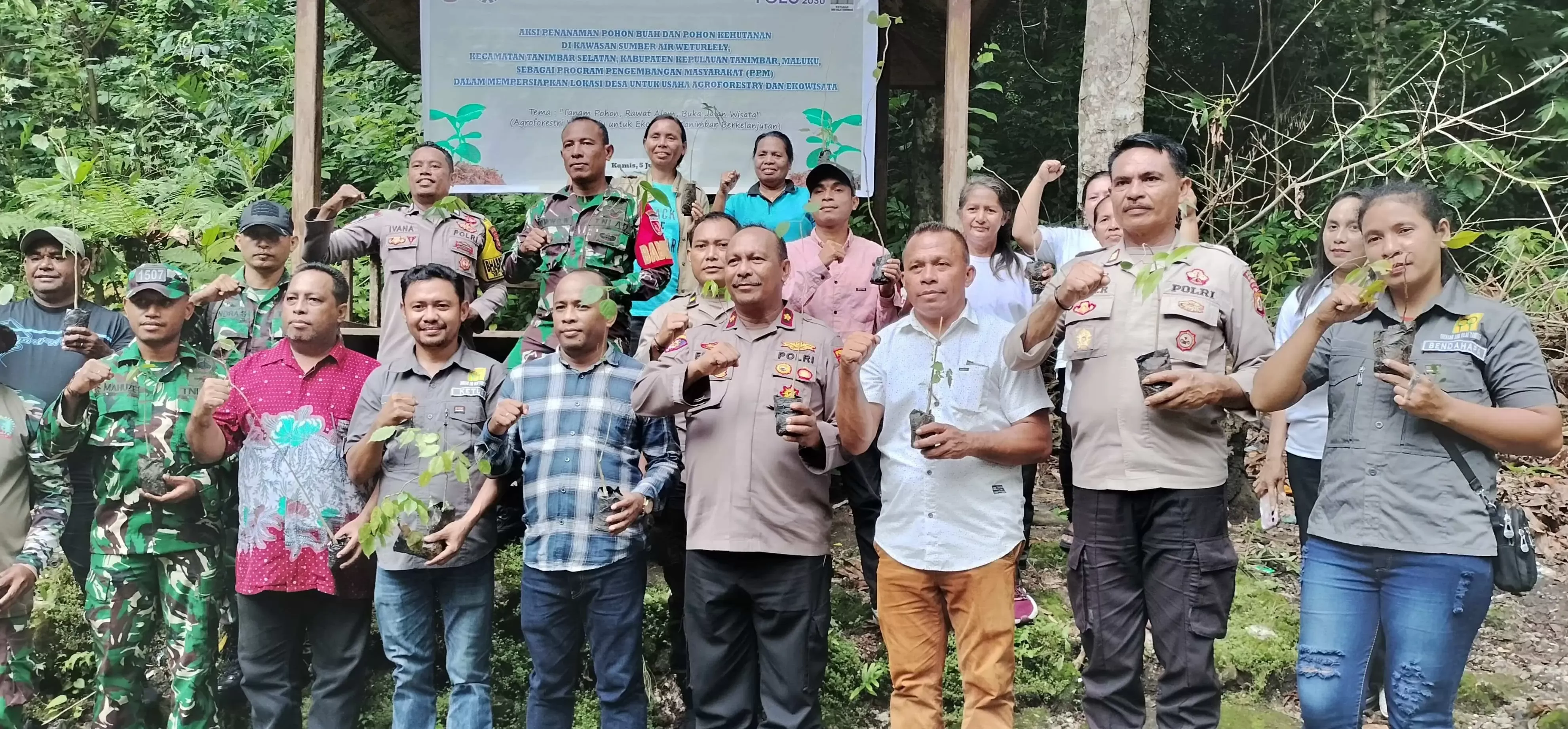 Tanam Pohon di Weturlely, Sor Silai Dukung Agroforestri & Ekowisata