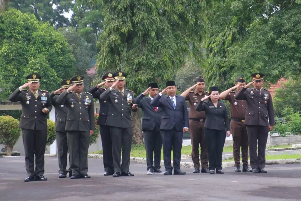 HUT TNI Di Siantar, Dirangkai Ziarah Di Makam Pahlawan - Metro Daily