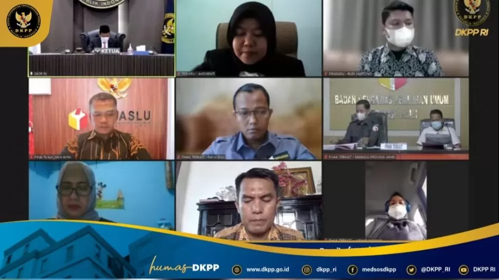 Sidang virtual yang digelar DKPP, Selasa (18/1/2022), terkait pelaporan terhadap anggota Bawaslu Kabupaten Kerinci