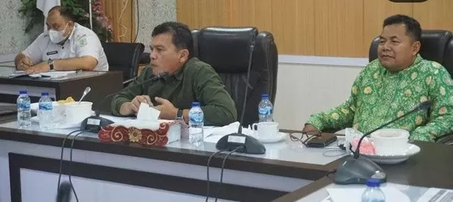 Komisi II Dewan Perwakilan Rakyat Daerah (DPRD) Kota Jambi mengadakan Rapat Dengar Pendapat (RDP) bersama PDAM Tirta Mayang Kota Jambi, Rabu (18/1/2023). 