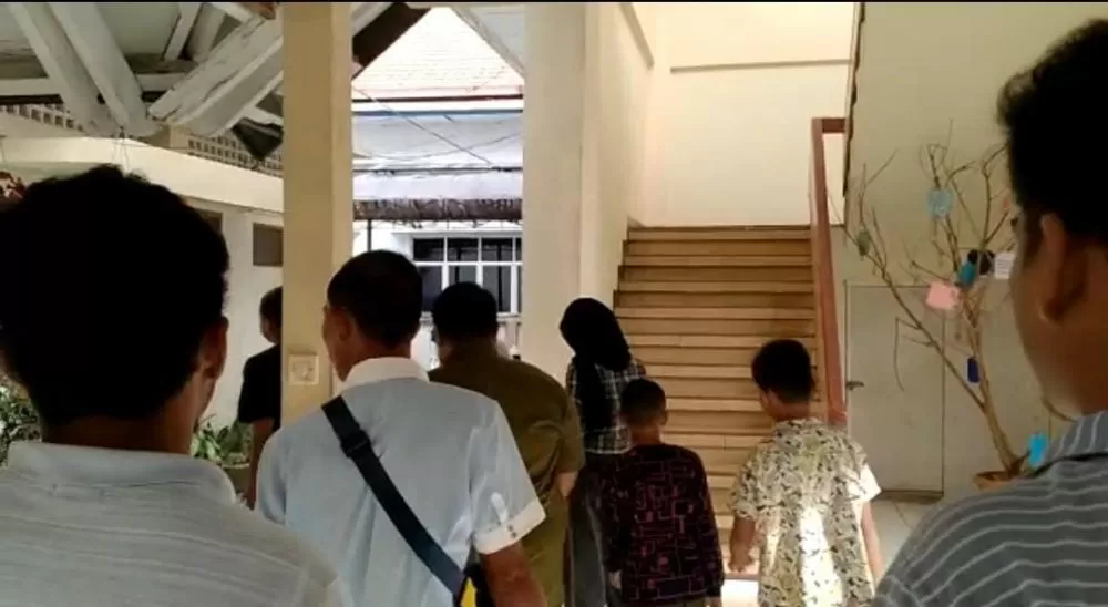 Tangkapan layar- korban pelecehan seksual bersama orang tua mendatangi UPTD PPA Provinsi Jambi Senin (6/2) lalu/ Metrojambi.com/ Ist