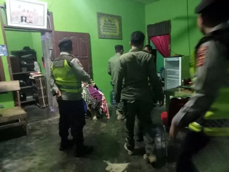 Menjelang Ramadhan 1444 H, Satuan Polisi Pamong Praja (Sat Pol PP) Kabupaten Tanjab Timur menggelar razia cipta kondisi Senin malam (20/3)