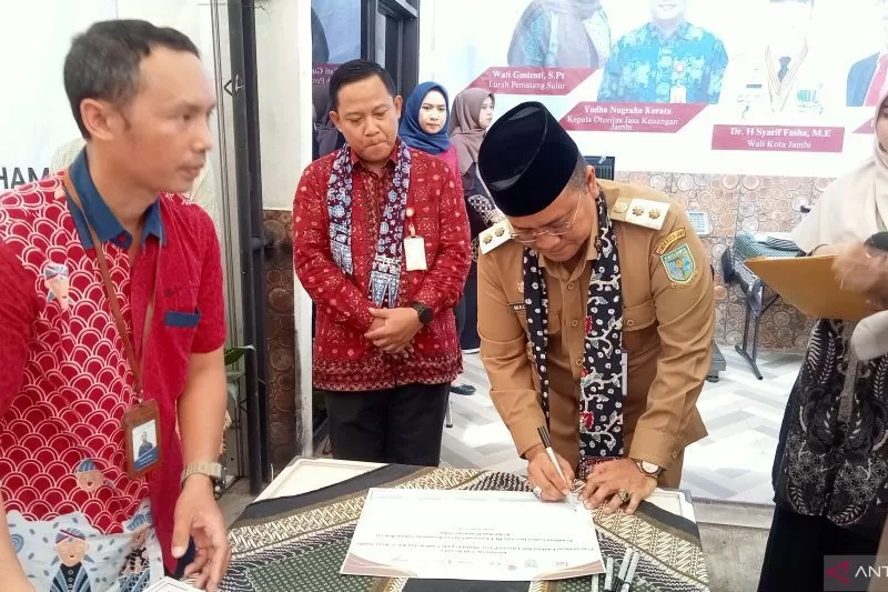 Peresmian kawasan literasi keuangan saham rakyat di Kelurahan Pematang Sulur Kecamaran Telanapura Kota Jambi, Kamis (23/3/2023)