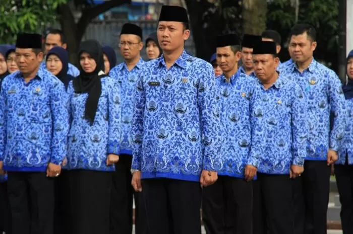 Erina Gudono Kedapatan Pakai Tas LV Puluhaan Juta, Padahal Jokowi