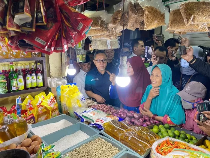 Jelang Lebaran Harga Bapok Cenderung Turun Di Surabaya, Mendag Zulhas ...