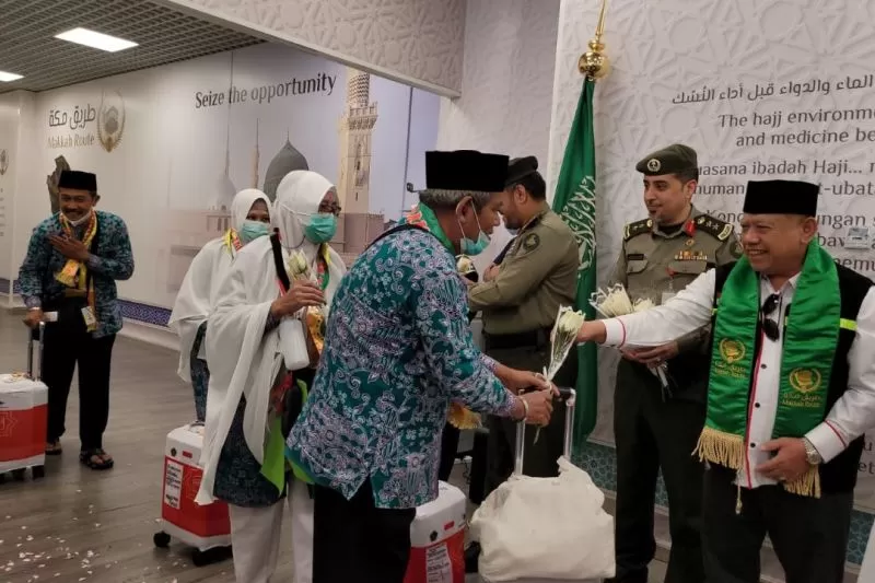 Dubes RI Untuk Arab Saudi Sambut Calon Jemaah Haji Indonesia Kloter ...