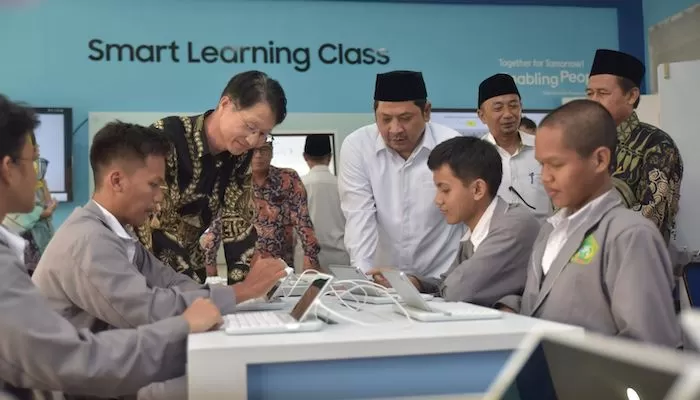  Peresmian layanan literasi digital di Madrasah Aliyah Negeri (MAN) 11 Jakarta (5/6). Foto : Humas Kemenag