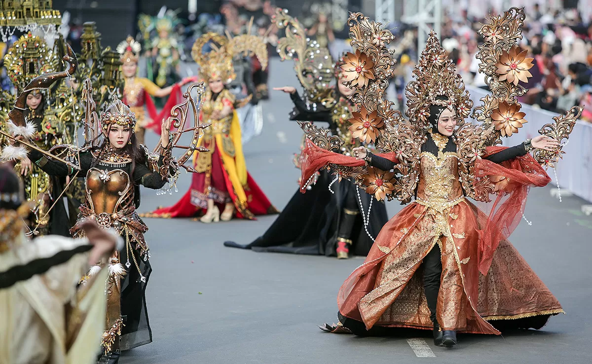 Perjalanan Kisah Bumi Di Jember Fashion Carnaval 2023 Jawa Pos