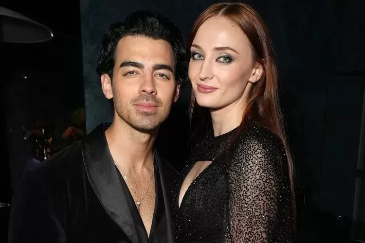 Empat Tahun Arungi Bahtera Pernikahan, Joe Jonas Dikabarkan Gugat Cerai ...