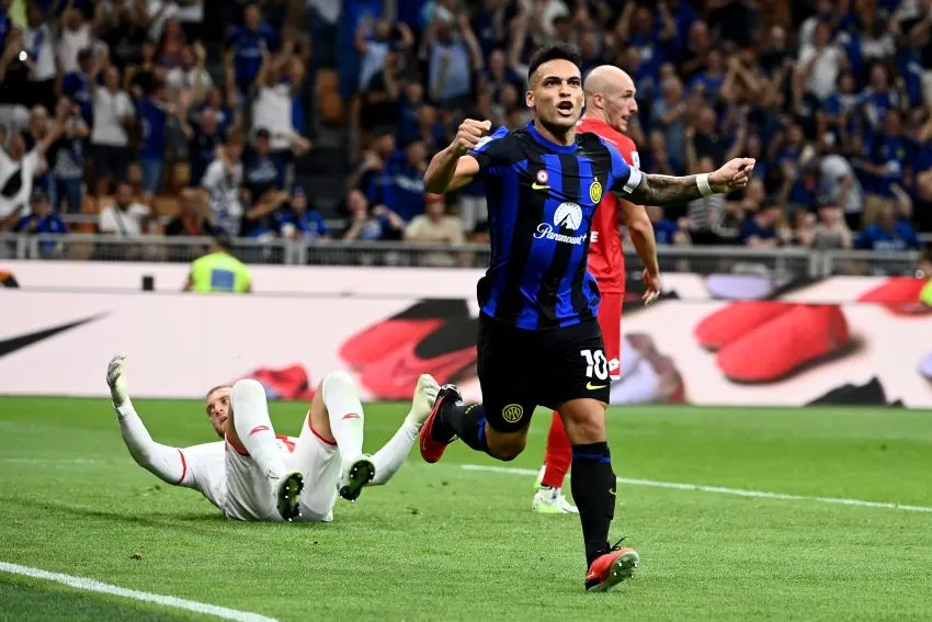 Kapten sekaligus striker Inter Milan Lautaro Martinez telah mengemas 8 gol dalam Derby della Madonnina.  (ISABELLA BONOTTO/AFP )